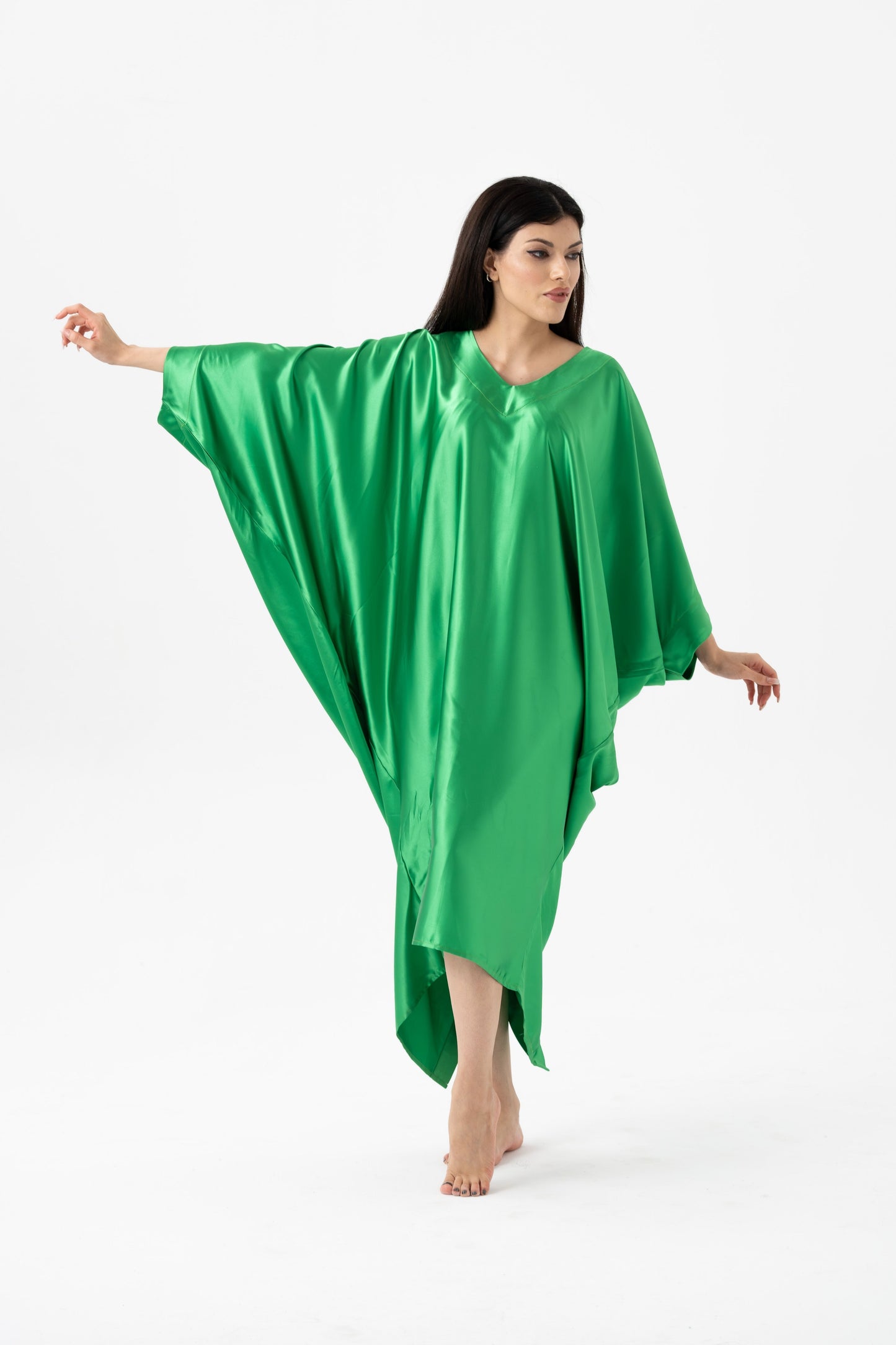 Country Club Kelly Green Modern Kaftan