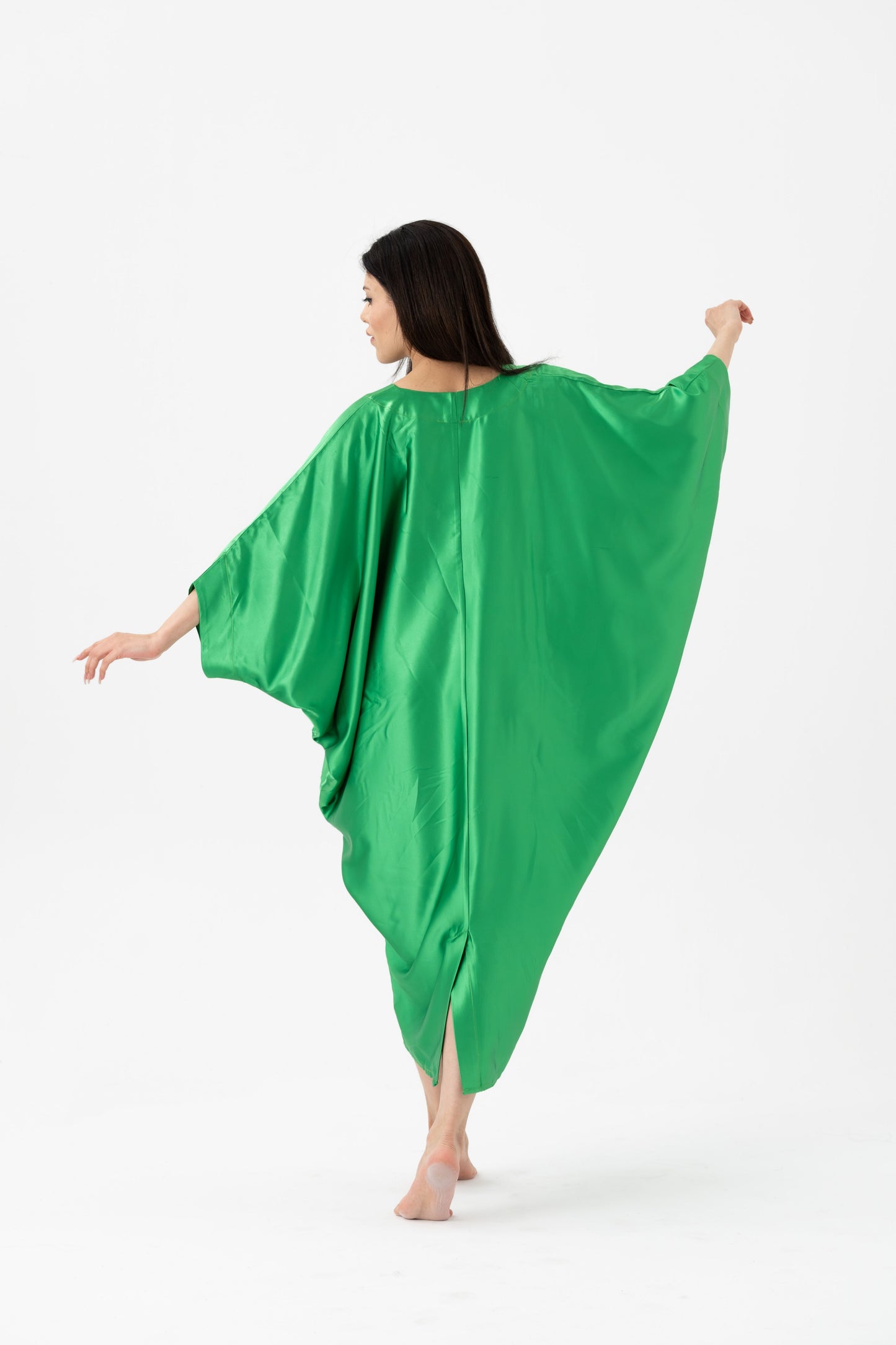 Country Club Kelly Green Modern Kaftan