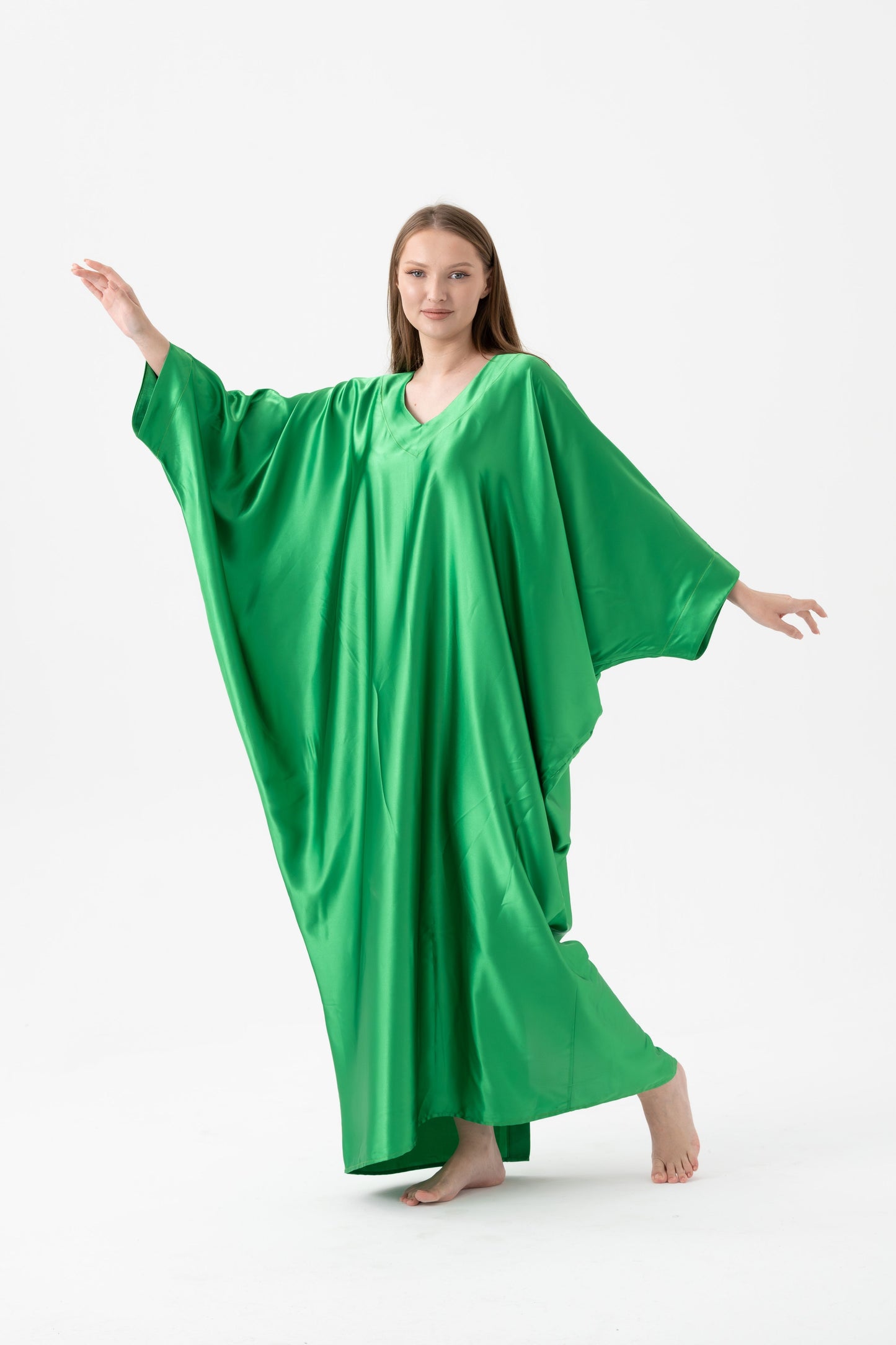 Country Club Kelly Green Modest Kaftan